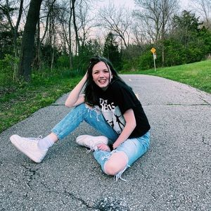 Meet your Posher, Ella